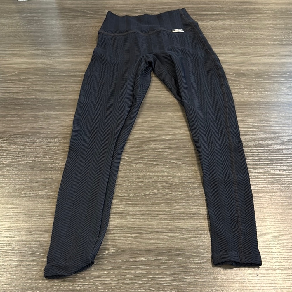 Bombshell Sportswear Black Chevron Leggings Athletic Performance